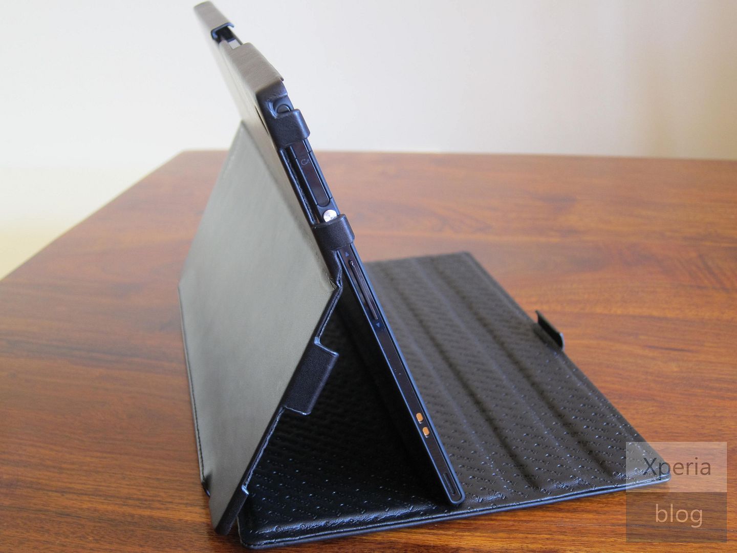 Noreve Xperia Tablet Z case review Xperia Blog